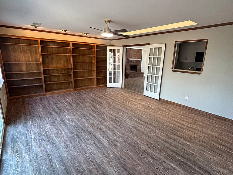1137 Sugarloaf Dr — Photo 3