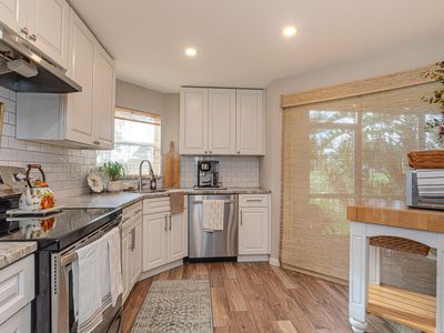 3755 Via Poinciana #101, Lake Worth, FL, 33467