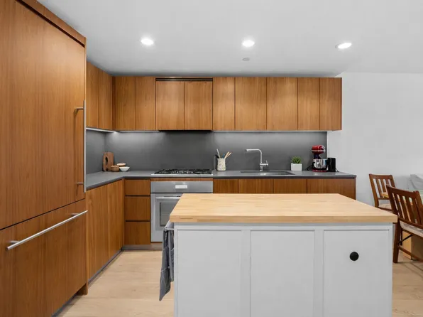 575 4th Avenue image 1 of 25