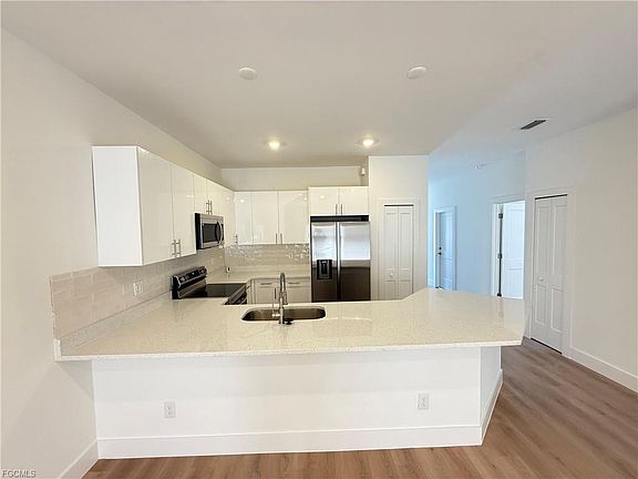 3rd image of 4717 28th St SW #4717