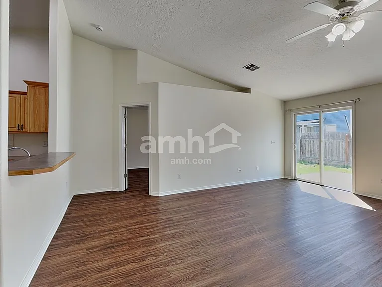 3008 Woodbridge St — Photo 6