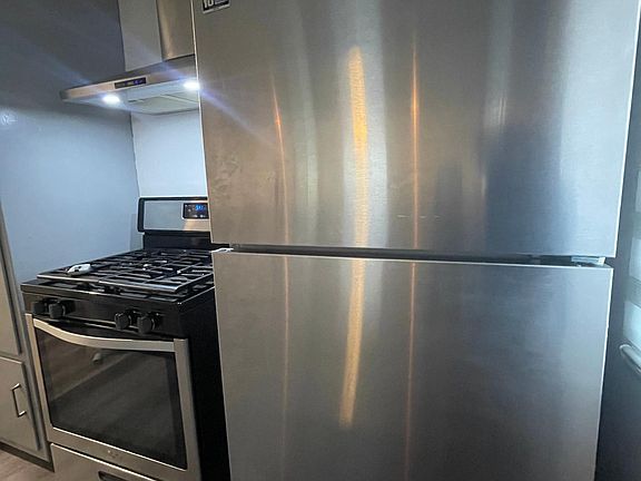 3rd image of 5927 Benner St #4