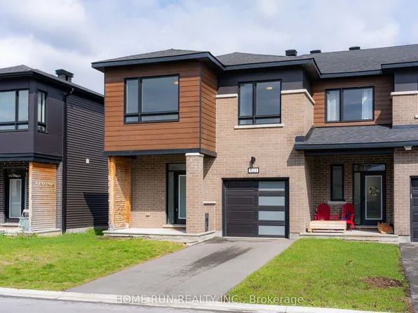 621 Fenwick Way, Ottawa, ON K2J 7E5