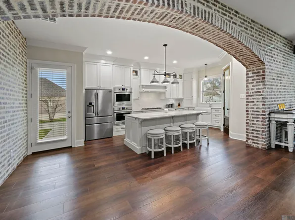 36528 Royal Oak Dr, Prairieville, LA 70769