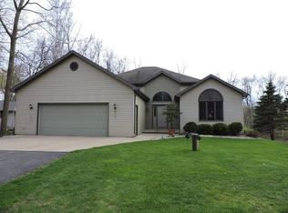 E7425 Red Oak Rd, Fremont, WI 54940