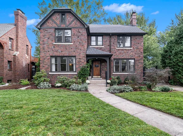 1332 Bedford Rd, Grosse Pointe Park, MI 48230