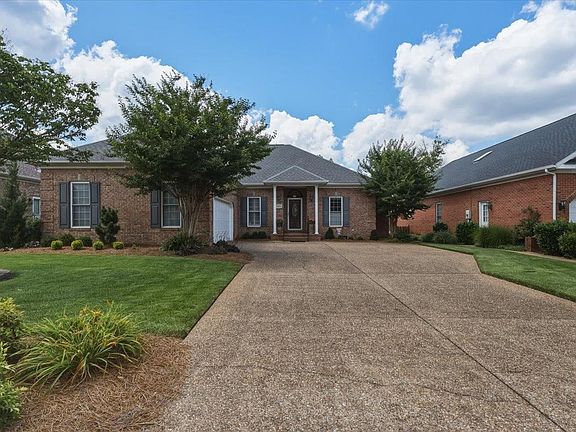 3rd image of 1605 Camden Ct