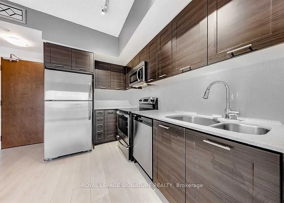 2200 Lakeshore Ave #1003