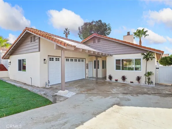 30421 Bear River Dr, Canyon Lake, CA 92587