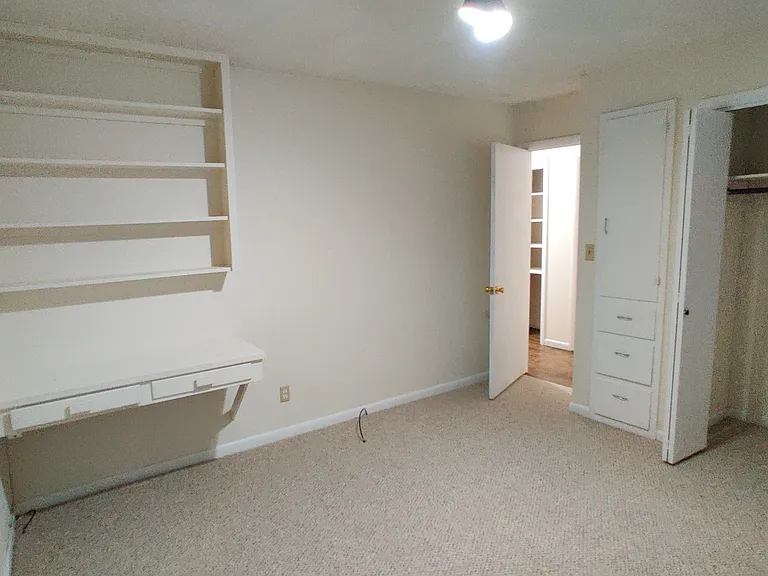 1351 N Stephens Ave — Photo 8