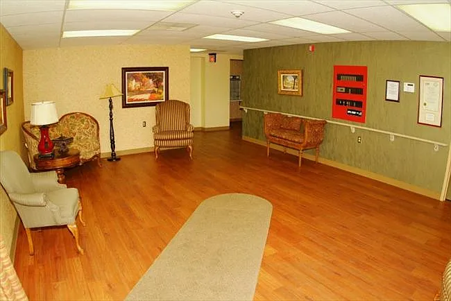 Plum Creek Acres Apartments — Photo 4
