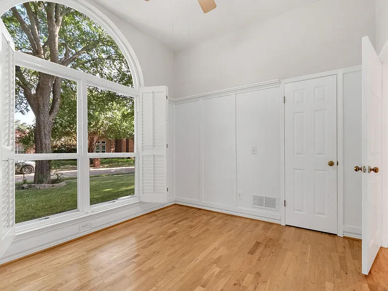 4637 Portrait Ln — Photo 10