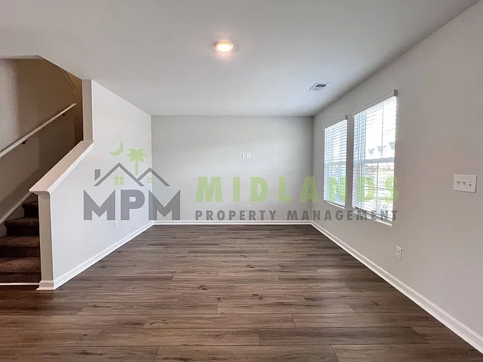 3 bed, 2.5 bath, 1288 sqft, $1,899 — Photo 3