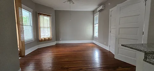 501 E Park Ave Photo 1