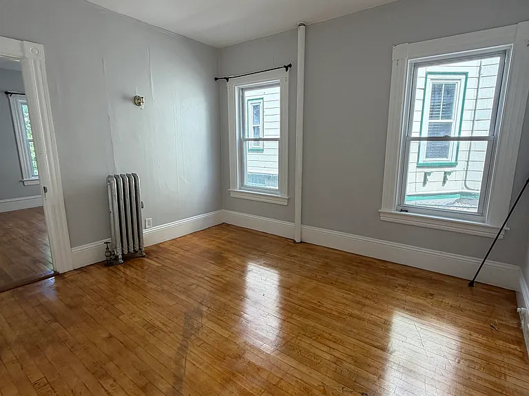 94 Ashland St — Photo 7
