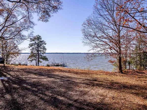 203 Crab Pot Ln, Warsaw, VA 22572
