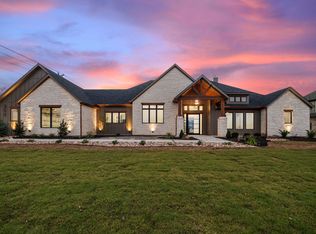 300 Ryker Ln, Gunter, TX 75058