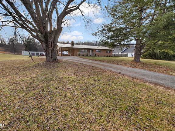 2nd image of 118 Hilbert Cir