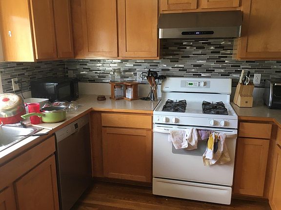 2nd image of 12328B 14th Ave NE