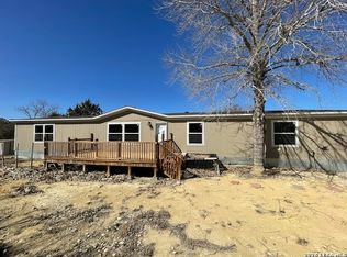 207 Hopi Trl, Bandera, TX 78003