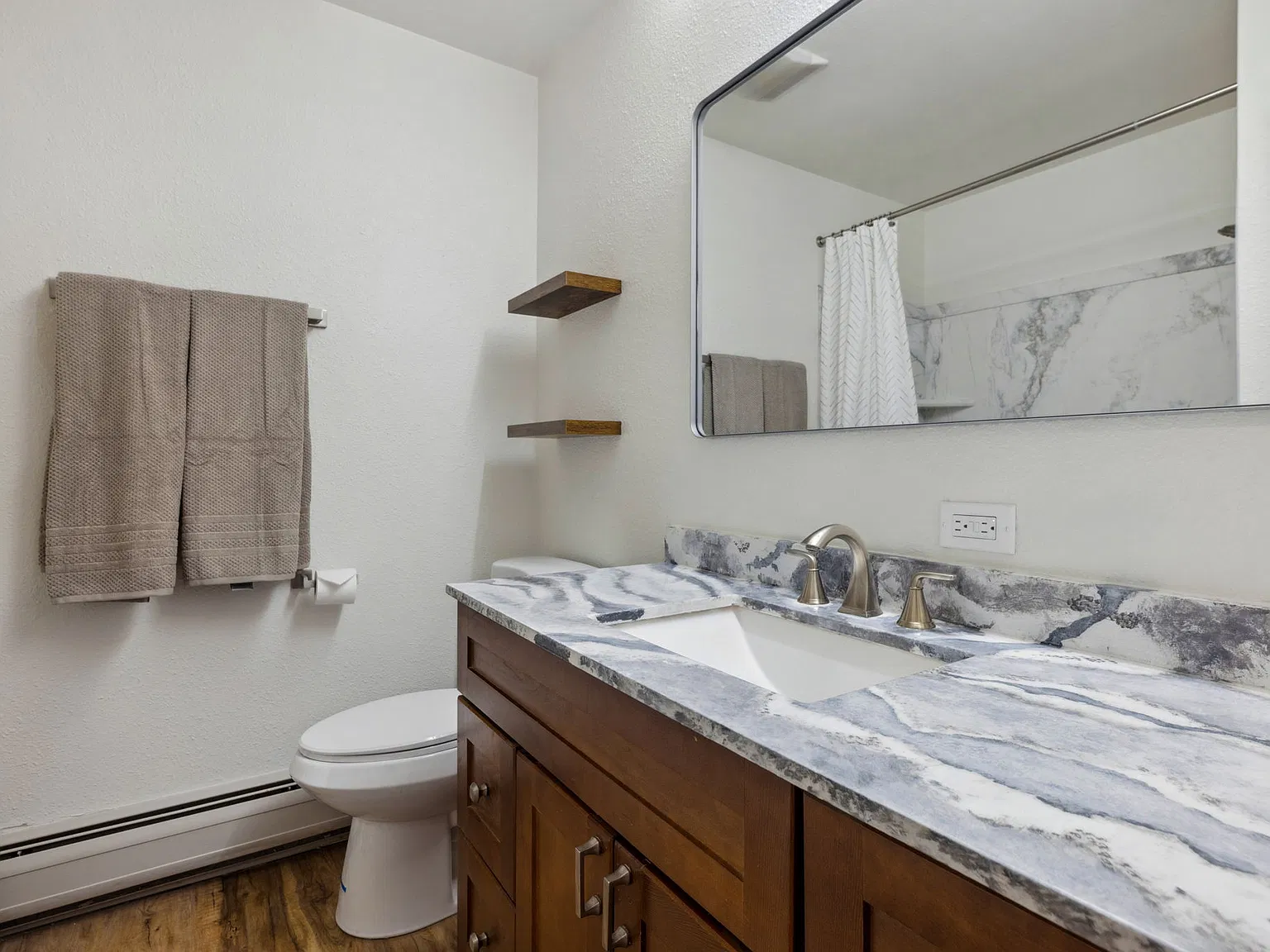 2 bed, 1.5 bath, 1000 sqft, $2,450 — Photo 3