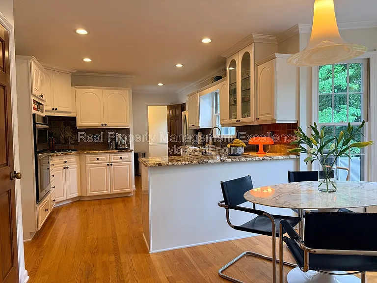 1208 Nottingham Dr — Photo 39