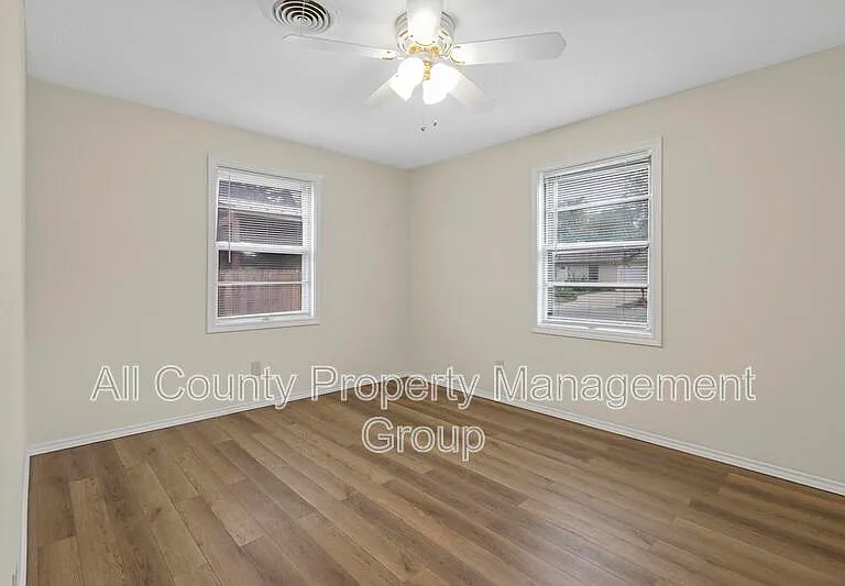 2116 Andover St — Photo 11