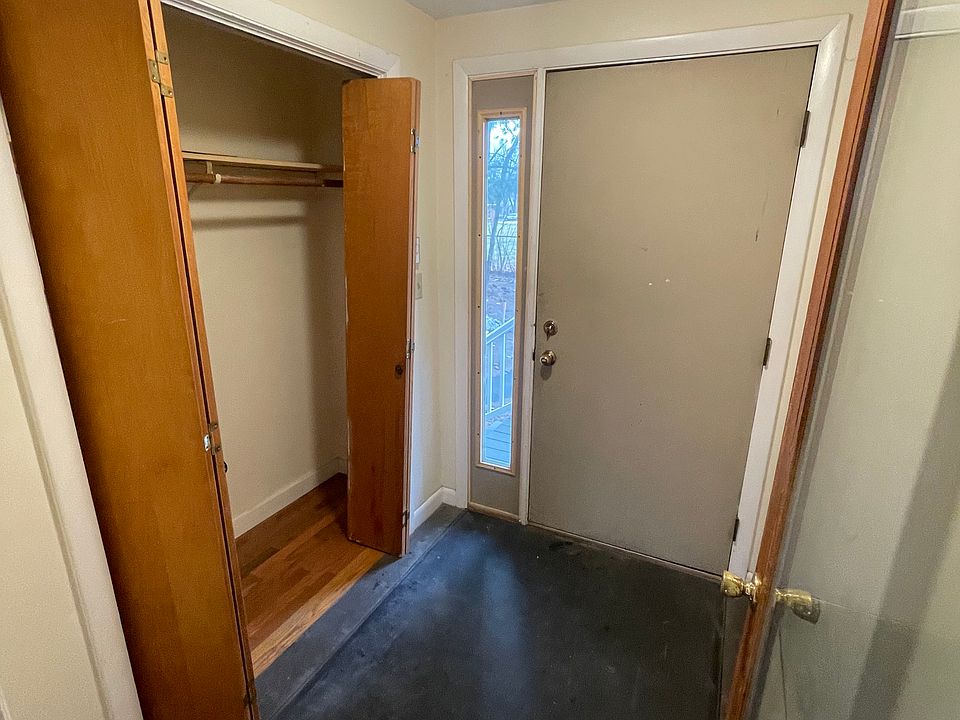 Separate mud room