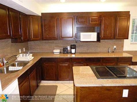 5th image of 3020 SW 21st Ct