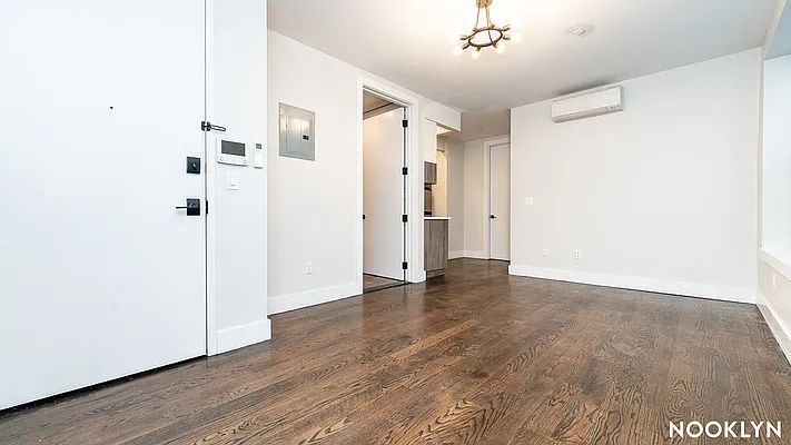 Rented by Nooklyn NYC LLC | media 21