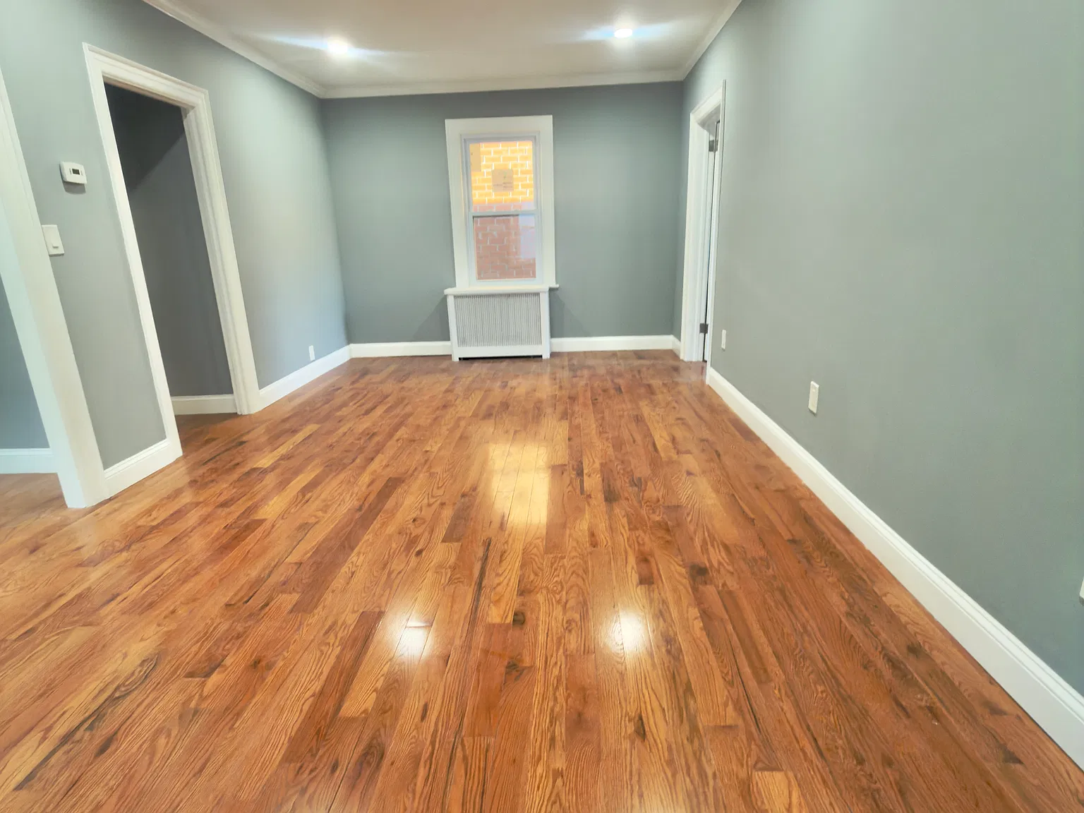 3 bed, 1000 sqft, $3,000 — Photo 2