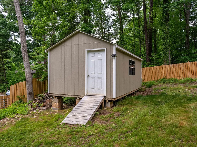 4222 Arbutus Dr — Photo 8