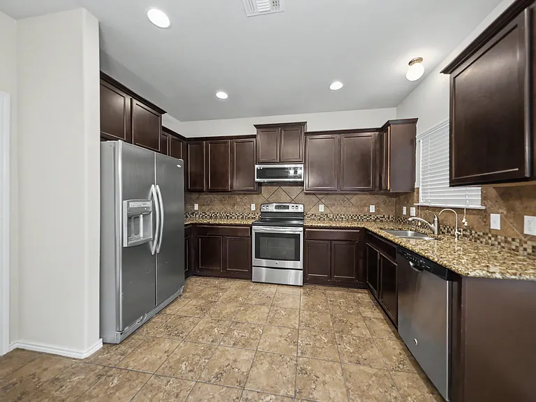 1211 Fawn Lily Dr — Photo 4