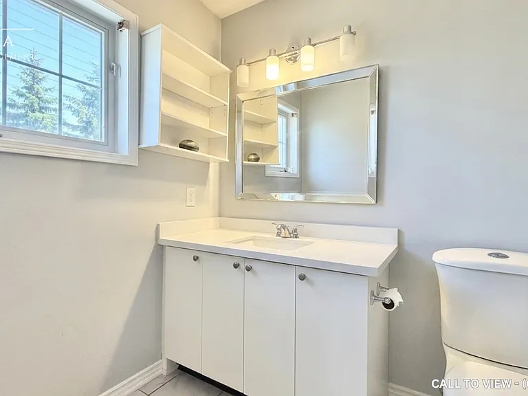 84 Olympia Cres #1 — Photo 6