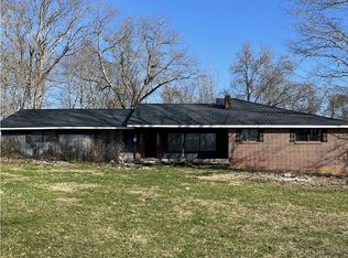 407 Hill St, Linden, TN 37096