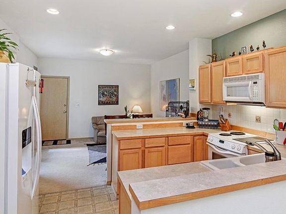 4th image of 11592 Foothills Pl NW