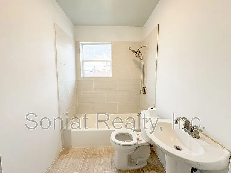 3433 Lasalle St — Photo 7
