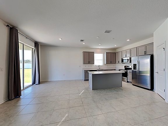 3rd image of 4571 Tahoe Cir