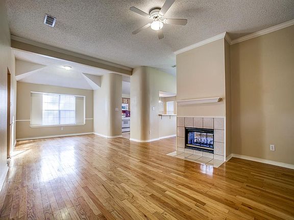 3rd image of 502 S Weatherred Dr