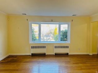 7 Beatrice Ave, Syosset, NY 11791