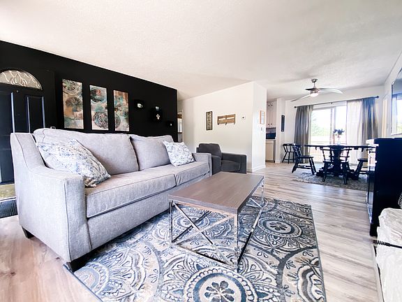 4th image of 912 N Fullview St