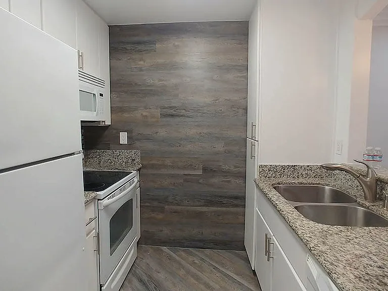 Villa De Adel Apts — Photo 96