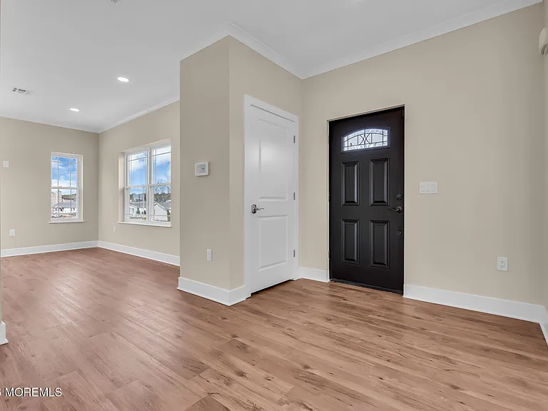 58 Cove Rd — Photo 11