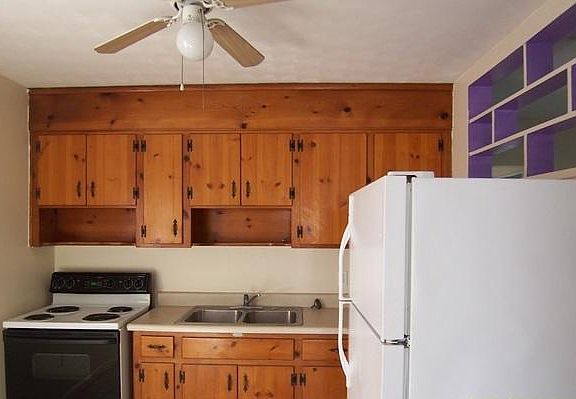 5th image of 10930 Oakdale Ter