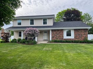 2420 S Krahn Rd, New Berlin, WI 53151