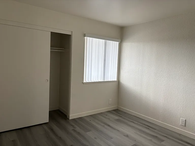 1319 Peckham St #19 — Photo 11