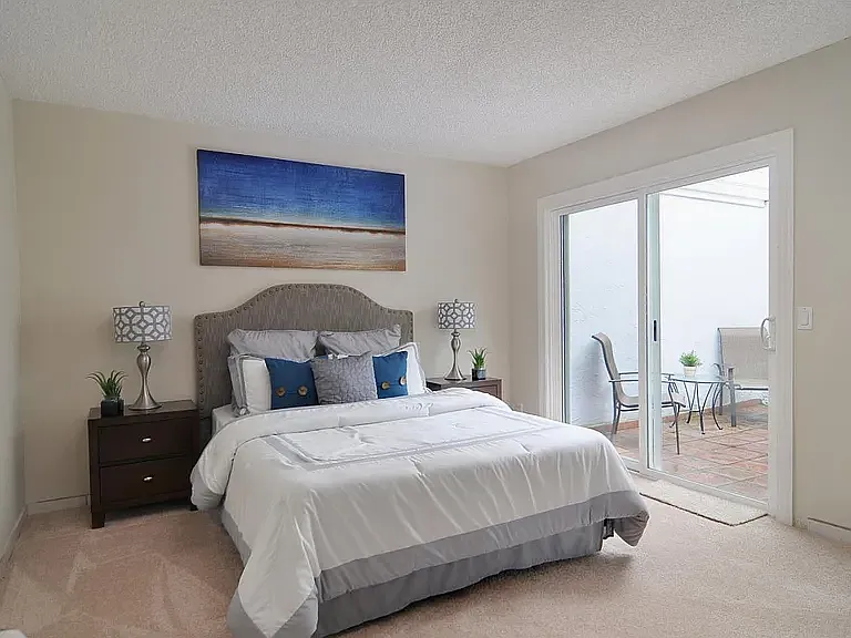 5318 Sigrid Way — Photo 7