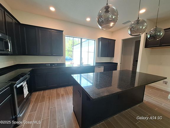 4th image of 7275 Turkey Point Dr