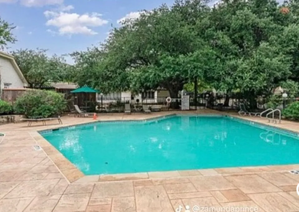 13619 Flagstone Ln