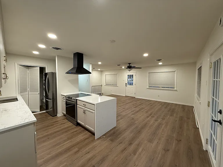 Kitchen & Open Living Area